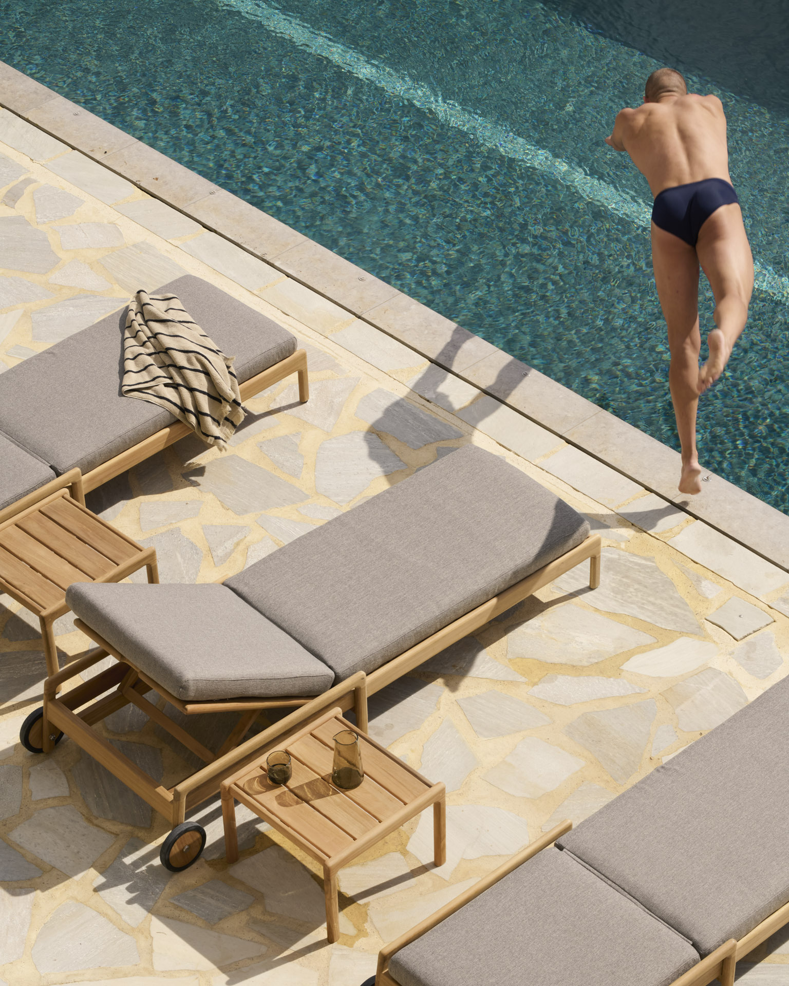 10333-jack-outdoor-adjustable-lounger-natural-10257-jack-outdoor-side-table-man-web.jpg